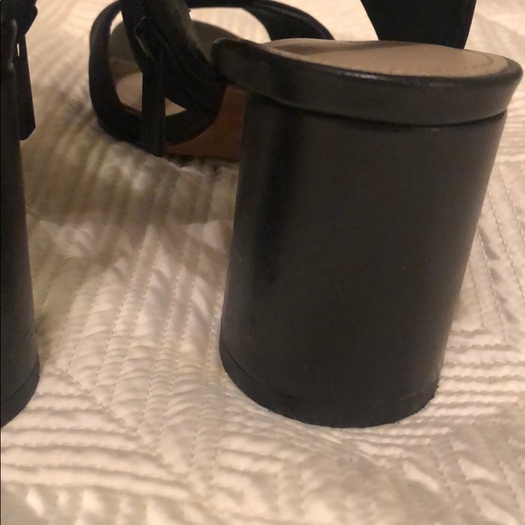 Donald Pliner worn once! - Picture 3 of 4